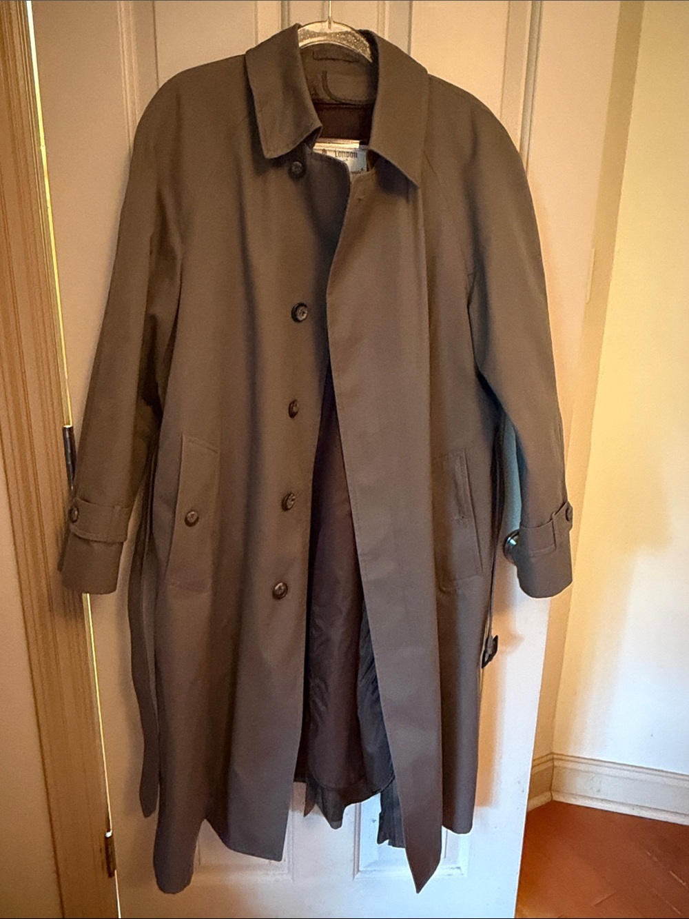 Women’s Classic Brown Trench Coat - Brand Unspecified